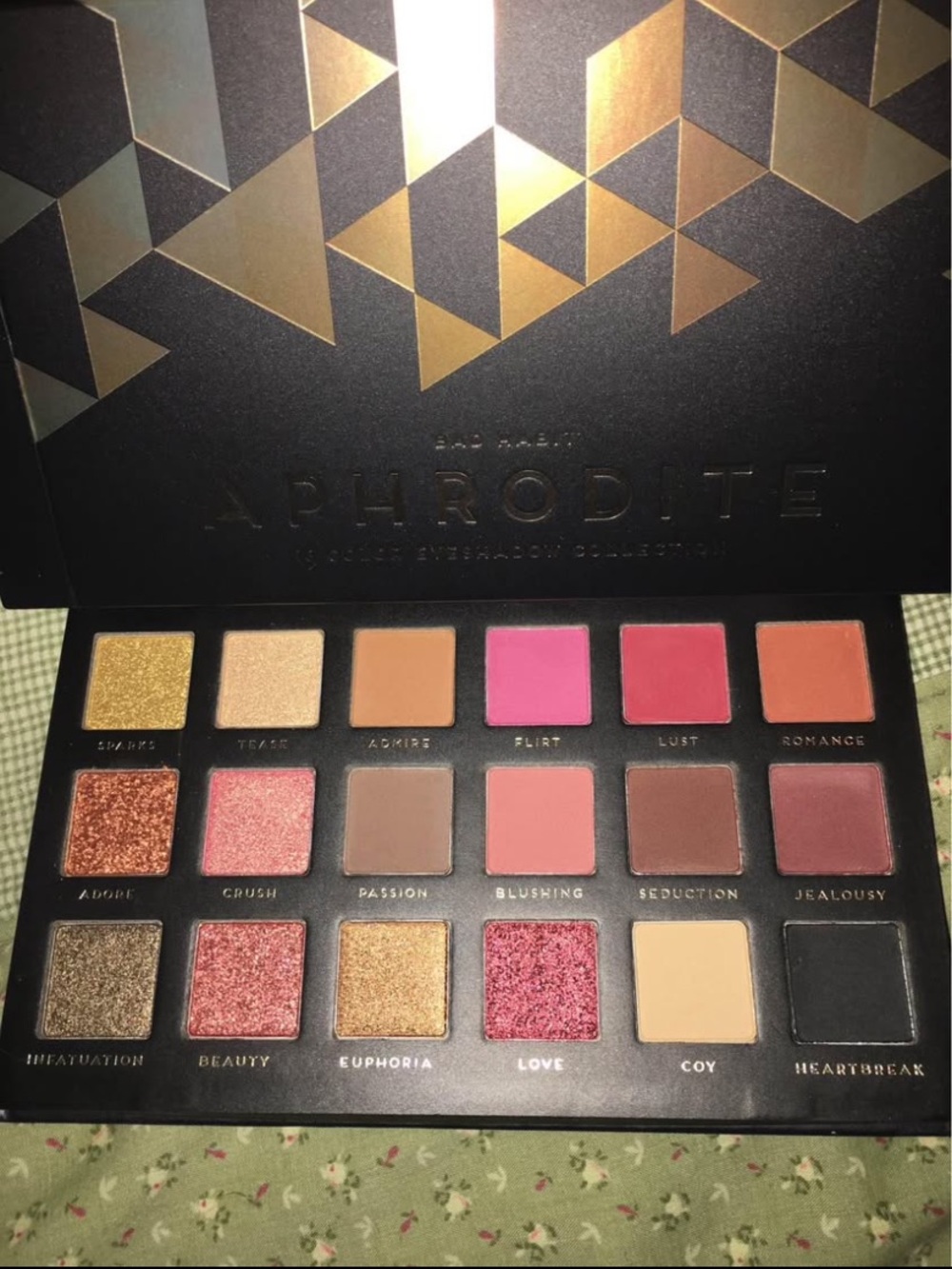 Aphrodite Pink & Gold Eyeshadow Palette – 18-Pan Warm Matte & Shimmer Set